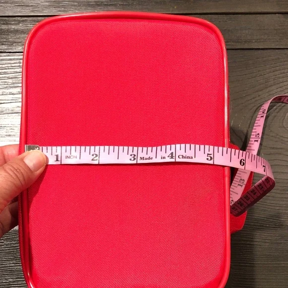 Hello Kitty Red Lunch Tote - Picture 11 of 13